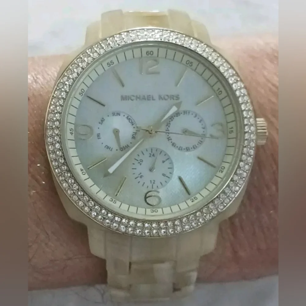 Michael Kors Runway MK 5087 Women Watch.